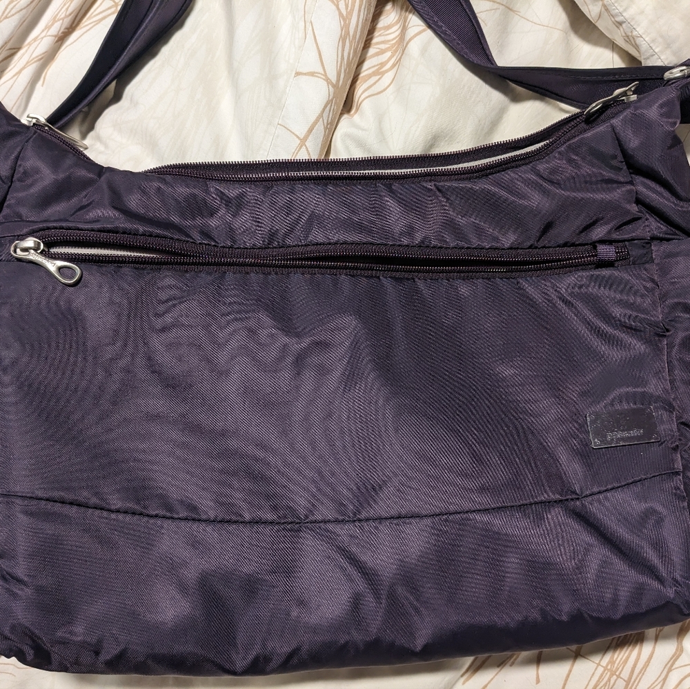 Pacsafe Citysafe Crossbody in purple